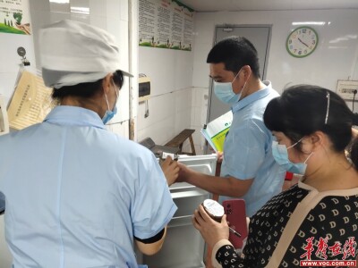芙蓉区│二里牌社区：开展校园及校园周边食品安全专项检查