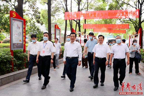 衡阳丨市委书记秦国文率队检查市二中高考准备工作