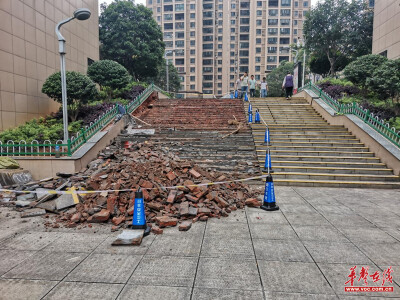 无障碍通道为小区居民架起“有爱桥梁”