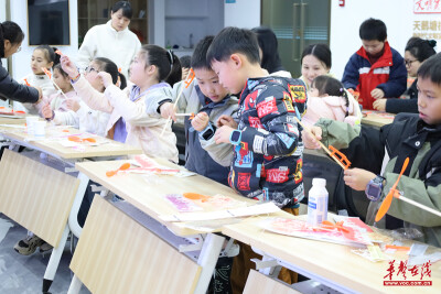 天鹅塘社区：逐梦蓝天·航模科普进社区，点燃科学梦想