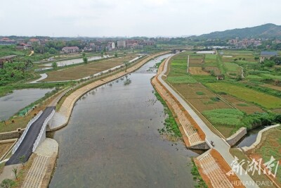 河道展新颜