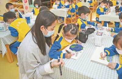 先暂停工作再调查处理！湖南对中小学在职教师违规从事校外培训“零容忍”