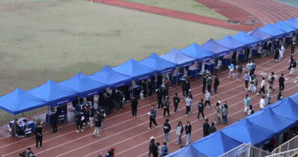 60家企业揽才，长沙学院开展校园专场招聘