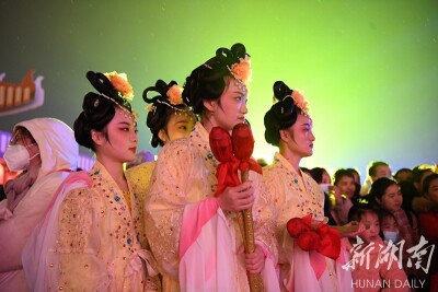 制造名城闹元宵