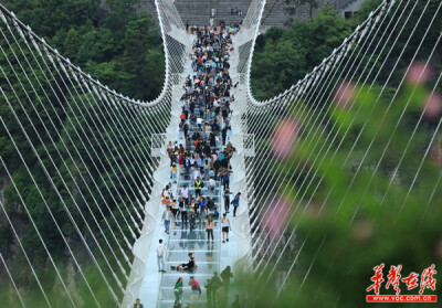 [一周湖南]“五一”湖南旅游市场火爆 首届进口商品消费节在长举行