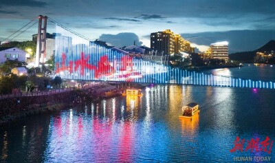 “夜经济”焕发城市新活力