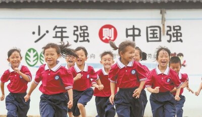 [一周湖南]湖南首位!未婚妈妈也能申领生育津贴 境内慢火车全部实现“空调化”