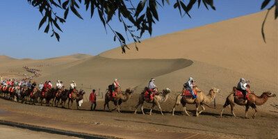 甘肃敦煌：秋游大漠