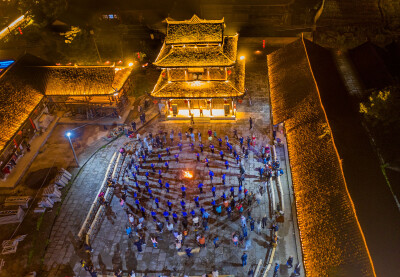 篝火晚会
