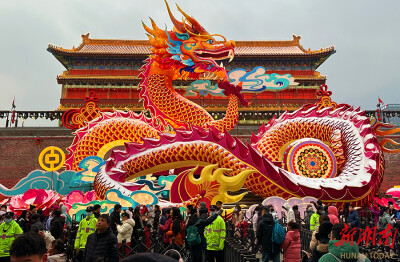 城墙灯会闹元宵