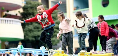 [一周湖南]湖南首条“四改八”高速公路即将开工 出台建设教育强省“路线图”
