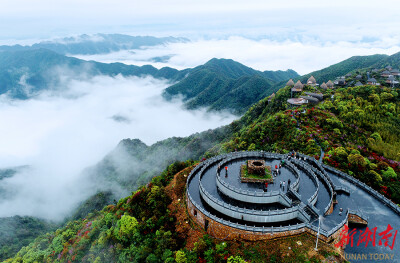 雨后回龙山