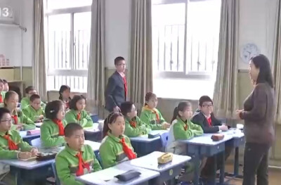 北京：中小学不得强制学生购买校服 可“以旧换新”“以小换大”