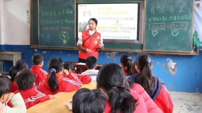 绿水青山共守护，青春力量恰自来——新邵县“宝庆薪火实践赋能团”开展生态文明宣讲进校园活动