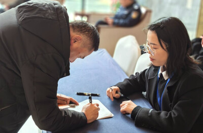 图集丨湘西州十五届人大五次会议报到花絮