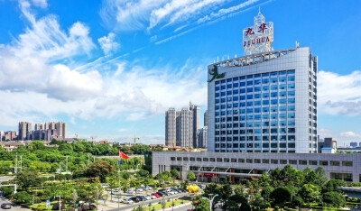 湘潭经开区：校地携手学雷锋 青春建功经开区