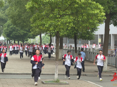 衡南县开展防灾减灾和地震避险疏散演练 筑牢校园安全防线