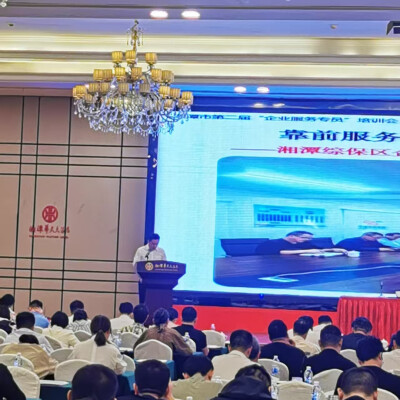 服务企业零距离⑤丨周成博：“把办公点搬到施工现场，把问题解决在一线”