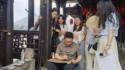 丹青绘湘西 墨韵写强音——中国美协“深入生活、扎根人民”大采风活动走进湘西