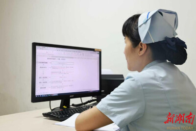 画流程图、滴灌考核、芳香疗法……益阳医专附属医院肿瘤科护士长用“笨办法”，让患者看到她心里就踏实