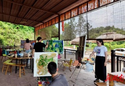 衡阳市油画学会走进雁峰区花溪山林，以画笔为乡村“赋美”