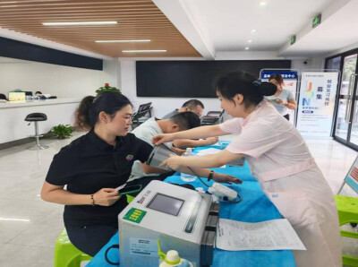 蒸湘区卫健局联合高岭办事处开展无偿献血活动