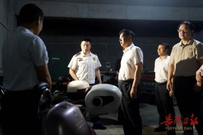 李挚督导“两电”车辆消防安全整治工作