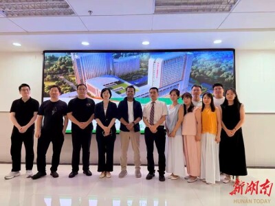 英国泌尿外科专家到访南华医院交流，为中国智能控压清石技术点赞