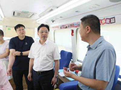 衡阳市卫健委开展无偿献血活动