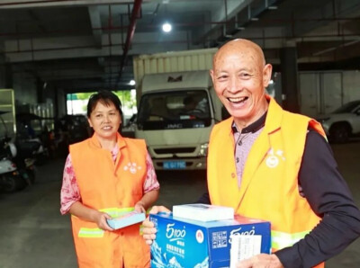 民生丨三伏天送清凉！致敬城市“美容师”