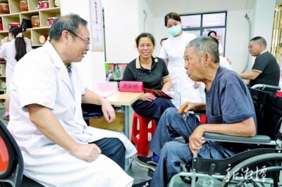 致敬“八一” 情暖老兵 湘潭市退役军人事务局开展建军节志愿服务