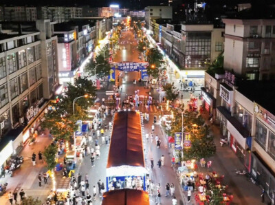 全麦蓝旋风 点燃华容夜！2026年夏季促消费活动持续升温