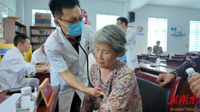 临湘云湖街道：便民义诊进小区 健康服务暖民心