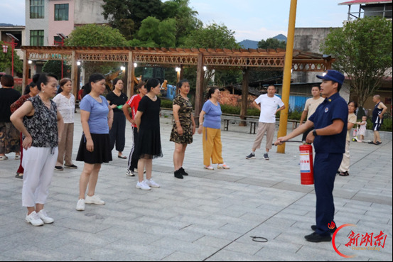 金洞消防：乡村夜宣接地气 防火知识入民心