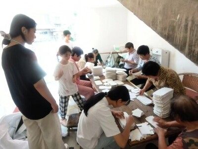针线活里“绣”出好光景 新田瑶乡留守老人的指尖新生活