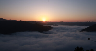双牌云台山：邂逅秋日云海日出 夜游烧烤乐享清凉盛夏