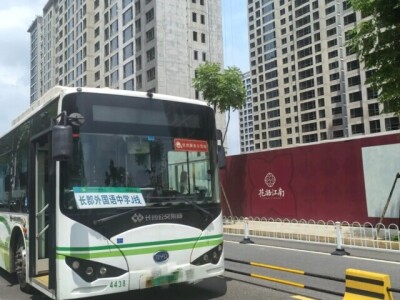 接送“神兽”更省心！湖南多地推出“护学专线”