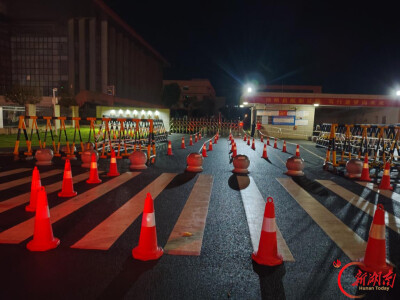 汉寿县新质中学优化放学通道获家长点赞