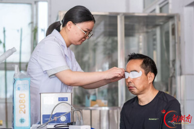致敬三尺讲台 华容把眼健康服务送给教师
