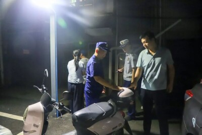 西湖管理区多部门联合开展电动车消防安全夜查行动
