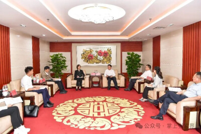 贺辉会见人保财险湖南省分公司党委书记、总经理肖莉一行