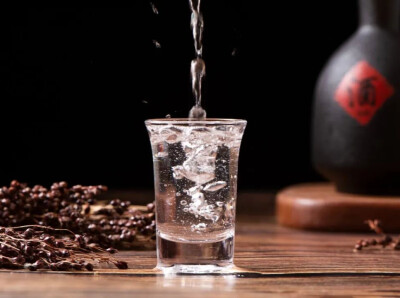 周末·健康丨“小酌怡情，大饮伤身”？喝酒有没有安全量？