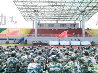 近2000名大一新生听反诈，汨罗网络安全宣传周进校园