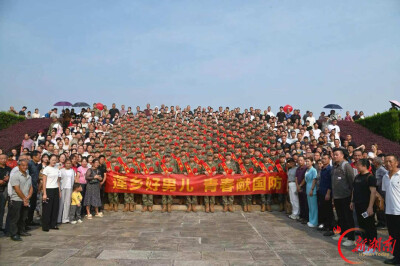 莲乡好男儿，青春献国防！湘潭县欢送新兵入伍