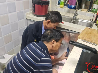 深夜攻坚保供气 躬身一线暖人心——张家界中燃全力推进老旧小区复气攻坚工作