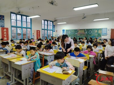 张家界市开展骨干教师阅读教学送教下乡教研活动