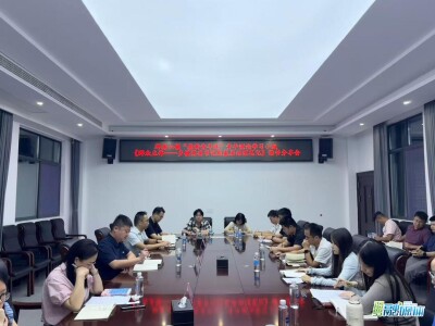 从会议室到田间地头，神鼎山镇“鼎新青年说”把读书会开到群众身边