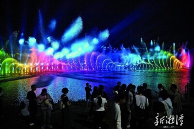 入夜，才是仰天湖的高光时刻 ！“漫湖夜色嘉年华”启幕