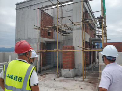 平江县住建局全面开展“防高坠”专项排查整治