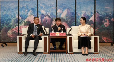 韦朝晖会见泰国廊开府代表团一行